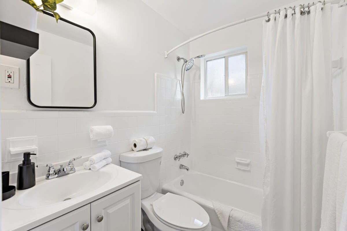 Lovely Rental Unit With Free Parking On Premises フォート・ローダーデール エクステリア 写真
